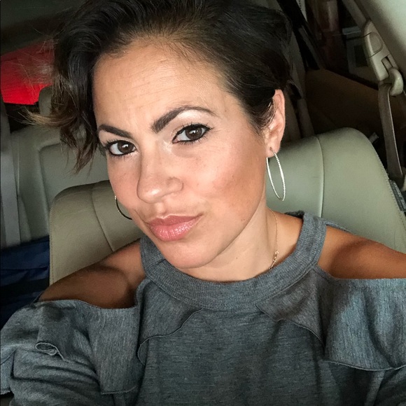 Meet your Posher, Jennifer - Picture 1 of 1